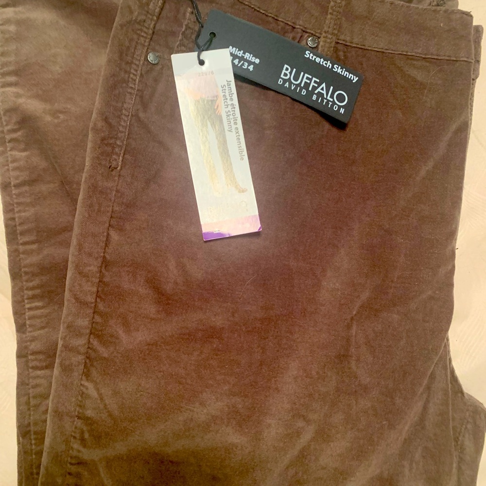 Brand new Buffalo Pants soft Velvet- it gives dark green or Gray.